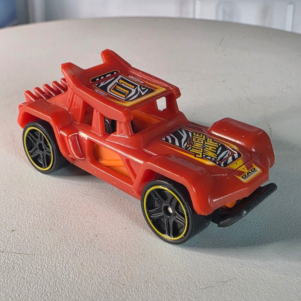 Hot Wheels Jungle Whip Bull Whip Red #6 Zebra 2014 CFG G90 1:64